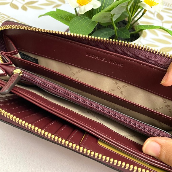 Michael Kors Logo Stripe Continental Wristlet - Picture 7 of 8